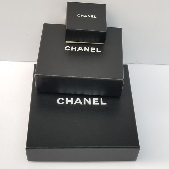 Stunning Auth Vintage statement Chanel necklace and earrings   Lot - Picture 16 of 16